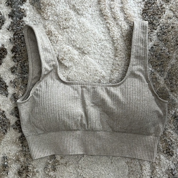 Amazon Activewear Set - Picture 2 of 8